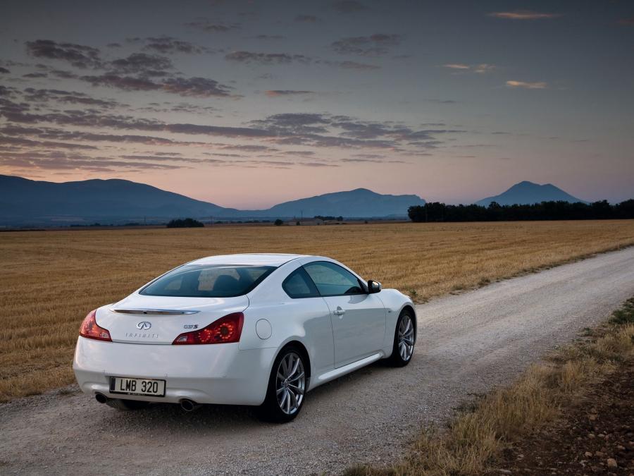  Infiniti G37 S Coupe 2008 года  (EU) (фото 12 из 17)